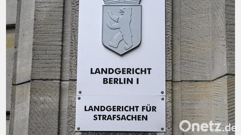 Eine Autohändlerin, die die Wirtschaftssanktionen gegen Russland missachtet und zahlreiche Luxusfahrzeuge exportiert haben soll, steht vor Gericht. (Symbolbild) Bild: Jens Kalaene/dpa
