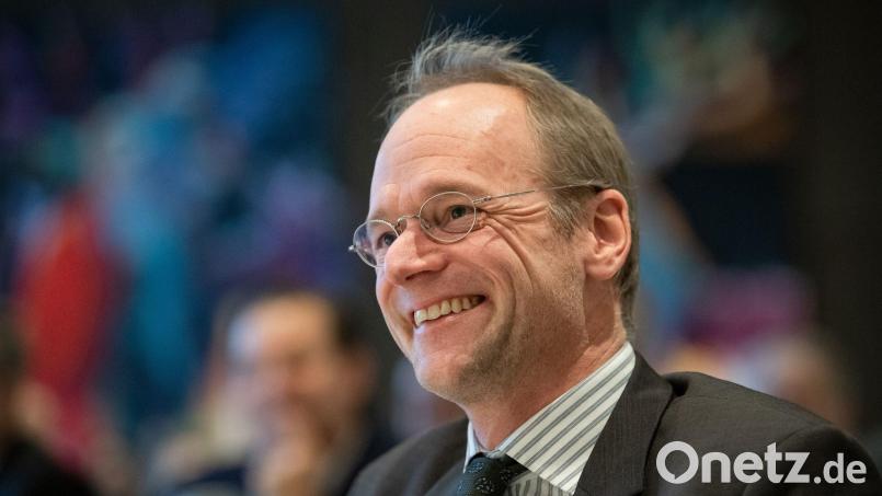 Bildungsforscher Klaus Zierer warnt vor dem zu häufigen Einsatz von Studierenden als Vertretungslehrkraft. (Archivbild) Bild: Sina Schuldt/dpa