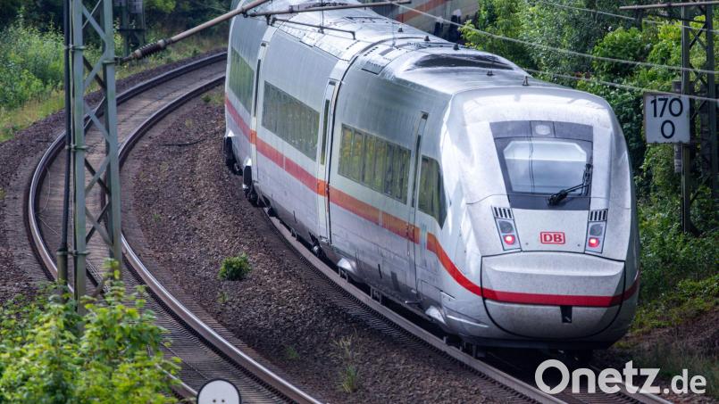 Auf der ICE-Strecke zwischen Nürnberg und Ingolstadt gab es Beeinträchtigungen. (Symbolbild) Bild: Jens Büttner/dpa