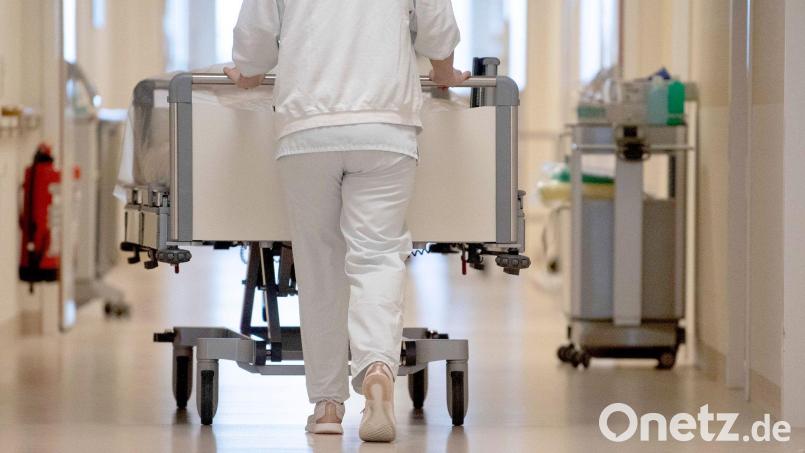 Deutsche Kliniken haben laut der KKH hohe Sicherheits- und Hygienestandards. (Symbolbild) Bild: Marijan Murat/dpa