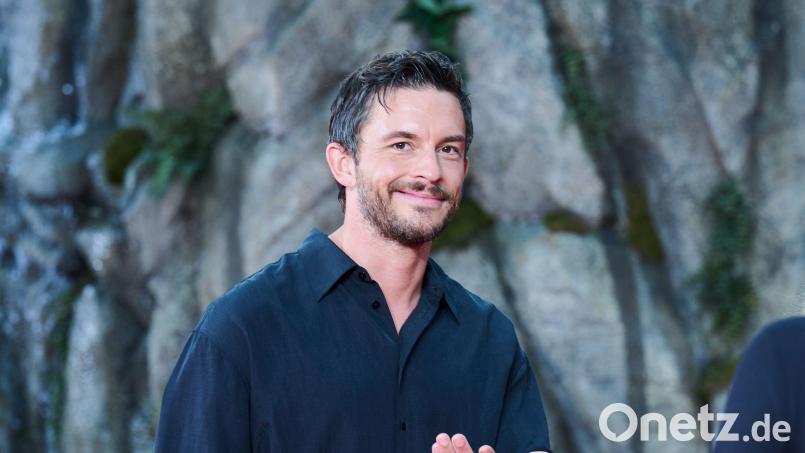 Hollywoodstar Jonathan Bailey hat über die Einschränkungen und Probleme gesprochen, die er in der Schule als schwuler Teenager hatte. (Archivbild) Bild: Annette Riedl/dpa