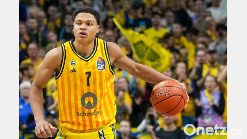 Alba-Youngster Jack Kayil erzielte 18 Punkte gegen Jena. Bild: Soeren Stache/dpa