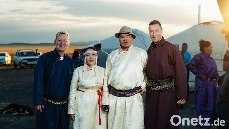 Dolgormaa und Otgonbayar heiraten in der Wüste Gobi. Bild: -/ARD/dpa