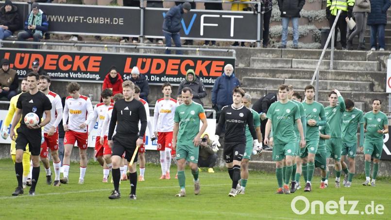 Beim 1:1 der DJK Gebenbach gegen den SSV Jahn Regensburg soll es zu rassistischen Äußerungen gekommen sein. Bild: Hubert Ziegler