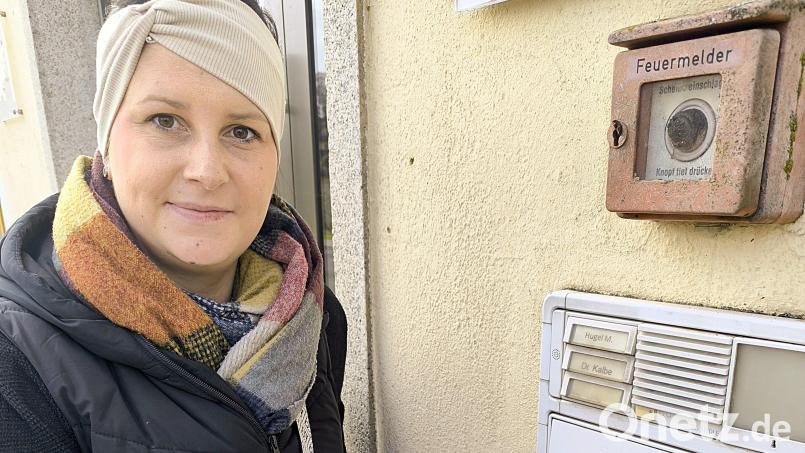 Stefanie Hautmann hat den Umschlag mit den Unterschriften Landtagsabgeordnetem Tobias Reiß in den Briefkasten seines Büros am Rathaus in Brand geworfen. Bild: Stefanie Hautmann