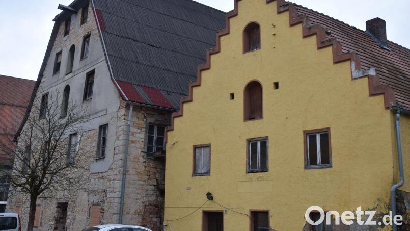 Die Sanierung des Goldenen Anker und des Stufenhauses in Schmidmühlen wäre der Einstieg in die Revitalisierung für mehrere Gebäude an der Hammerstraße. Ein Investor hat jetzt Interesse gezeigt. Bild: bö