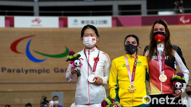 Gewann Gold in Tokio: Die Australierin Paige Greco (Mitte). (Archivfoto) Bild: Shuji Kajiyama/AP/dpa