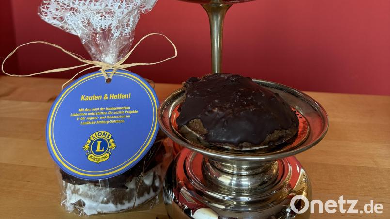 Der Lions-Club Amberg-Sulzbach bietet zur Adventszeit wieder Lebkuchen zum Kauf an. Bild: Olmert/ Lions-Club Amberg