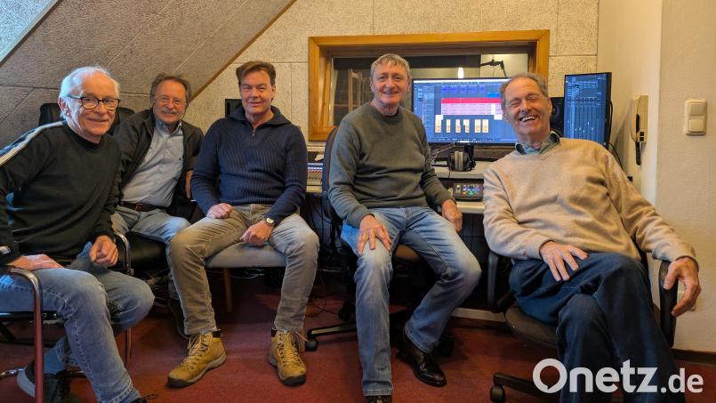 Im Studio der Spektrum-Medienagentur in Lohnsitz bei Tirschenreuth, von links Reinhard Mährländer, Thomas Frister, Volker Bengl, Arnold Völkl und Dietmar Kiermaier. Bild: pz