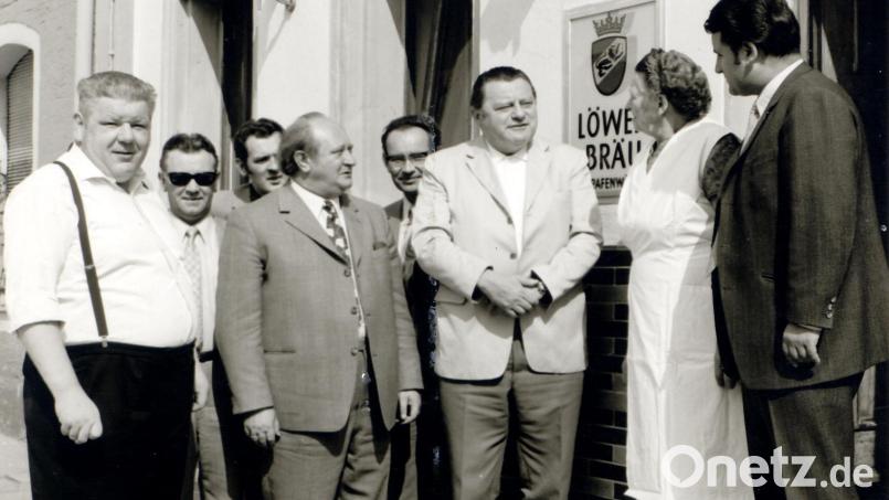 Dreimal besuchte der Parteivorsitzende Franz Josef Strauß Grafenwöhr, so hier vor dem Hotel zur Post. Bild: CSU Grafenwöhr