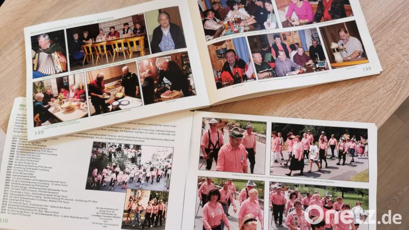 51 Vereinsjahre auf 186 Seiten: Die Chronik umfasst rund 700 Bilder und ein Personenregister mit 300 Namen. Bild: Portner