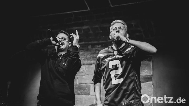 Rapper Feel.ikx (rechts) tritt regelmäßig auch mit seinen &quot;Homies&quot; auf. Bild: Vogelsang Pictures
