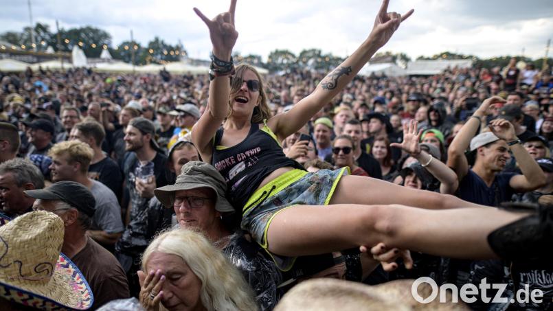 Das Meadow-Festival wurde immer wieder &quot;Klein-Wacken von Süddeutschland&quot; genannt. Das Metal-Festival wurde für 2026 abgesagt, wie es danach weitergeht ist unklar. Symbolbild: Axel Heimken/dpa