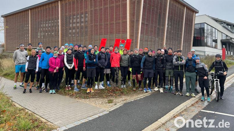 Amberger Ultralauf 2025: Die Läufer spenden für den SKF Amberg. Bild: Kerstin Püschl