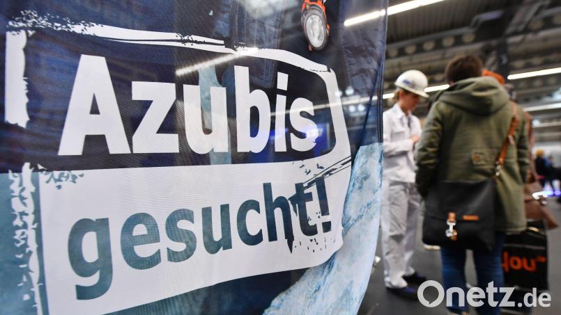 In Bayern mangelt es weiterhin an Azubis. Wird das durch die Wehrpflicht nun noch problematischer? Bild: Martin Schutt