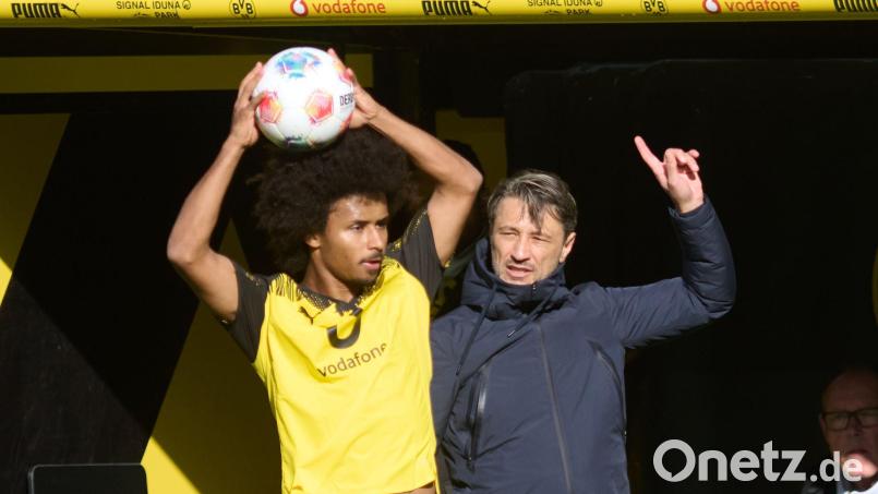 BVB-Coach Niko Kovac steht weiter hinter seinem Stürmer Karim Adeyemi. (Archivbild) Bild: Bernd Thissen/dpa