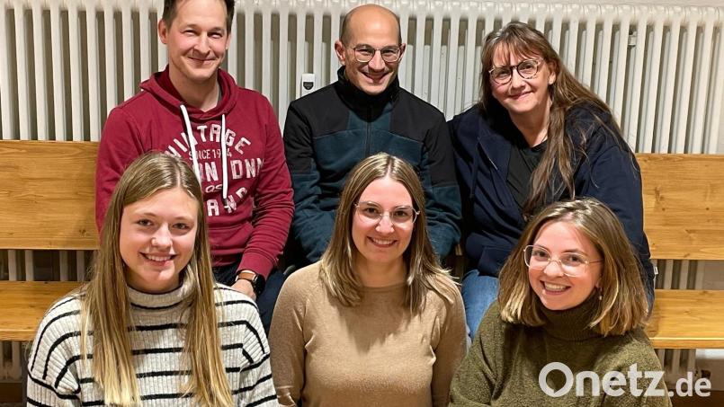 Die Schauspieler freuen sich schon auf die kommende Theater-Saison. Bild: Theatergruppe Brand