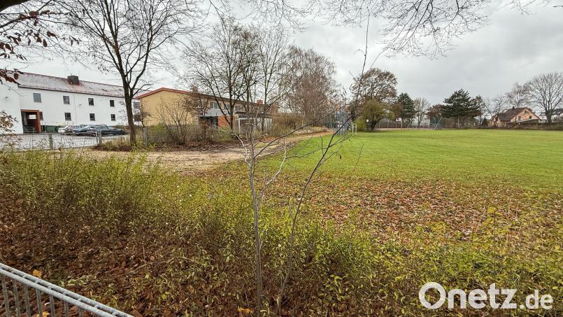 In Ammersricht entsteht ein neuer Kindergarten auf dem Fußballplatz der Grund- und Mittelschule in Ammersricht Bild: Petra Hartl