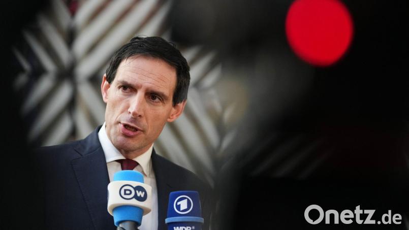 Hoekstra kündigt an, dass die EU auf dem Klimagipfel für mehr Ehrgeiz kämpfen will. Bild: Virginia Mayo/AP/dpa