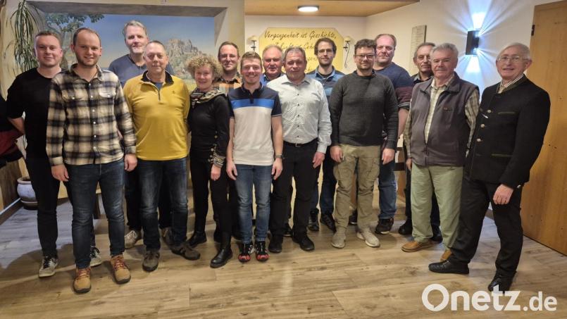 Die Freien Wähler haben in Parkstein ihre Kandidaten für die Kommunalwahl 2026 nominiert. Bild: Josef Langgärtner