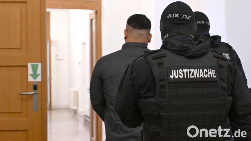 Der Angeklagte soll Weihnachten 2024 für einen Anschlag ins Auge gefasst haben. Bild: Barbara Gindl/APA/dpa