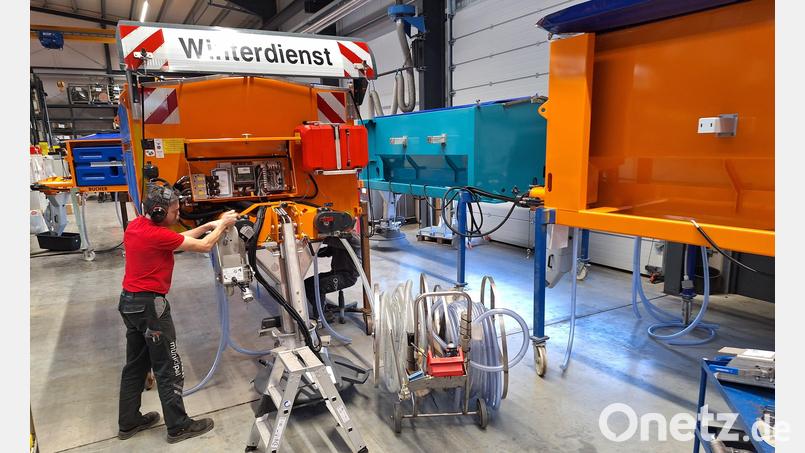 Hochsaison für Streufahrzeuge: Bei Bucher Municipal Wernberg beginnt sie schon im September. Bild: bl