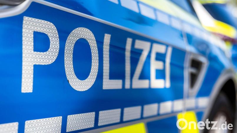 Nach dem Messerangriff sucht die Polizei nach Zeugen. (Symbolbild) Bild: David Inderlied/dpa