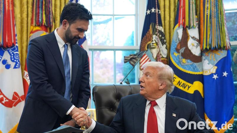 Ein Handschlag zwischen politischen Gegnern: Mamdani und Trump verstanden sich vor laufenden Kameras erstaunlich gut. Bild: Evan Vucci/AP/dpa