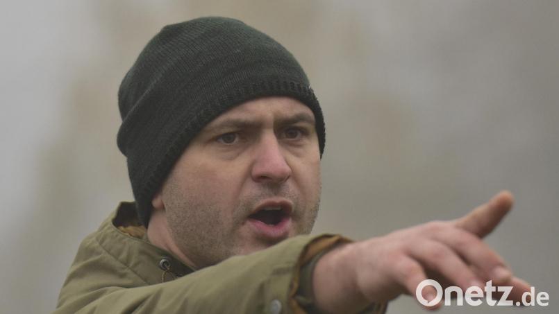 Trainer Alexander Schmidl und die Schmidgadener müssen am Sonntag noch einmal im Nachholspiel beim SV Schwandorf/Ettmannsdorf II ran. Bild: Hans Mark