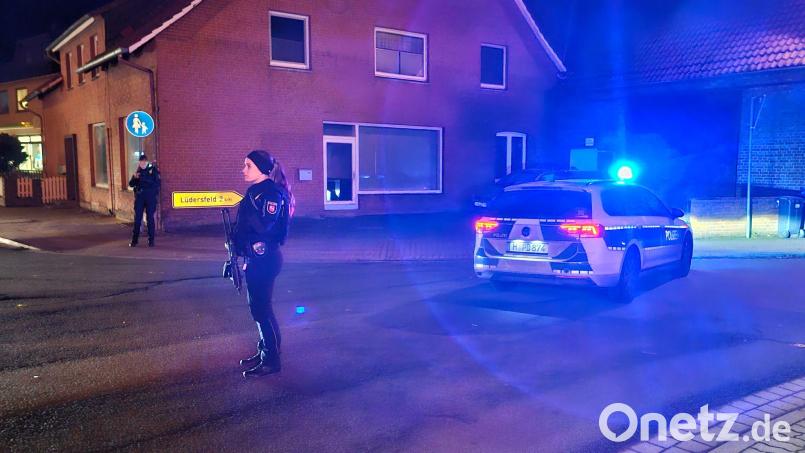 Das SEK nahm den mutmaßlichen Schützen fest. Bild: -/dpa