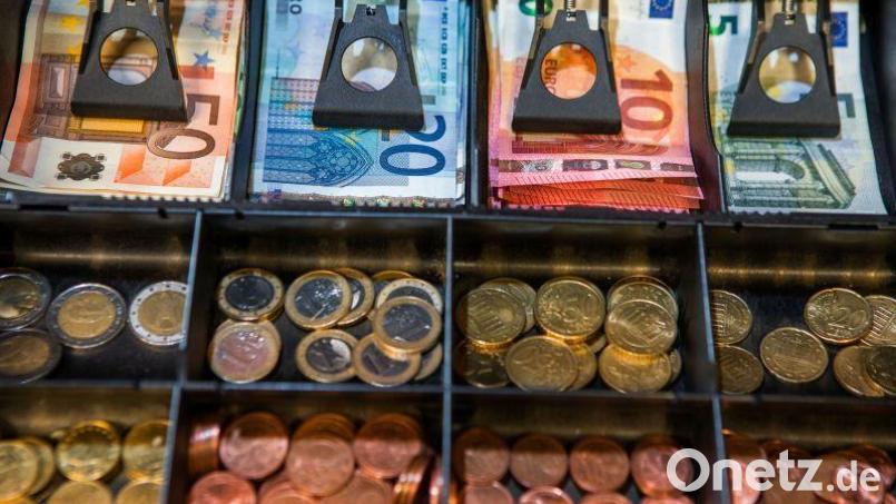 Weidener Unternehmen werden ab 2026 womöglich mehr von ihren Einnahmen an die Stadt abgeben müssen. Der Hebesatz der Gewerbesteuer könnte steigen. Symbolbild: esm