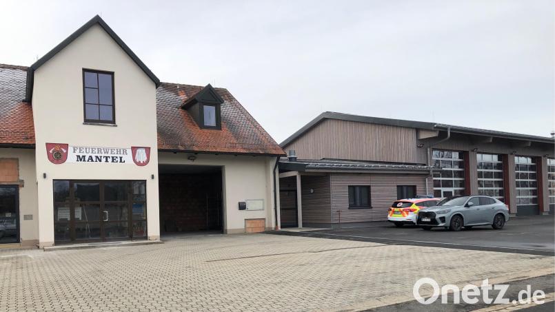 Im Manteler Gemeinderat waren Mehrkosten beim Feuerwehrhaus ein Thema. Bild: sei