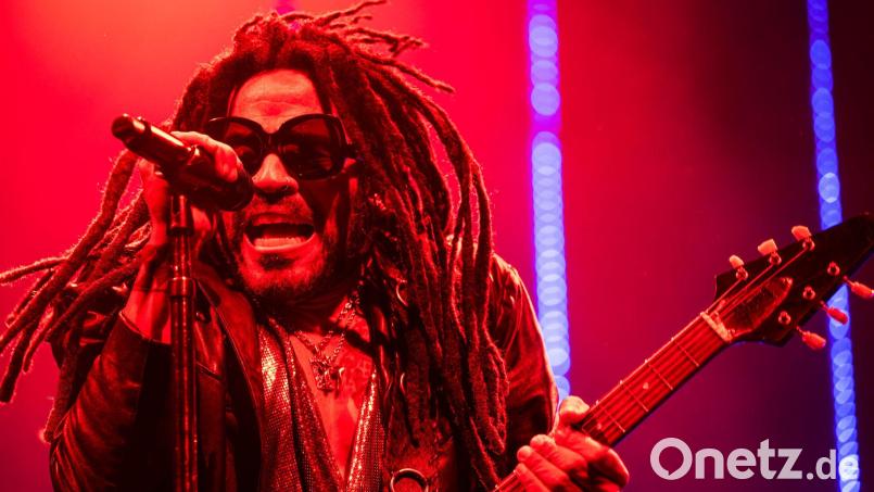 Zwischendurch trug er die Haare auch kurz, doch momentan gehören Dreadlocks fest zum Look von US-Rocker Lenny Kravitz dazu. (Archivbild) Bild: Torben Christensen/Ritzau Scanpix Foto/AP/dpa