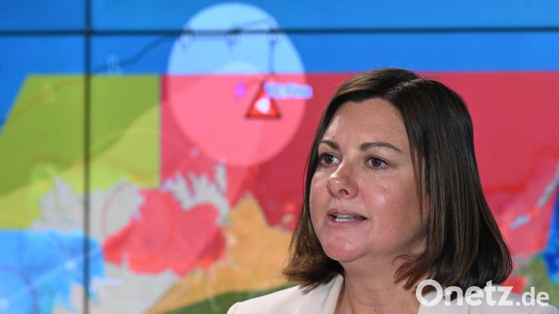 Australiens Katastrophenschutzministerin Kristy McBain warnte vor der zerstörerisch Kraft von Zyklon „Fina“. Bild: Lukas Coch/AAP/dpa