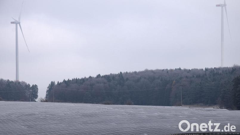 Eine derartige Situation wie hier bei Thonhausen wird in in der Nähe von Winbuch nicht geben. Die Errichtung eines Windparks in der Nähe des Dorfes wurde wegen militärischer Belange vom Bundesamt für Infrastruktur, Umweltschutz und Dienstleistungen (BAIUDBw) abgelehnt. Von einem Interessenten hatte es eine Anfrage gegeben. Bild: bö