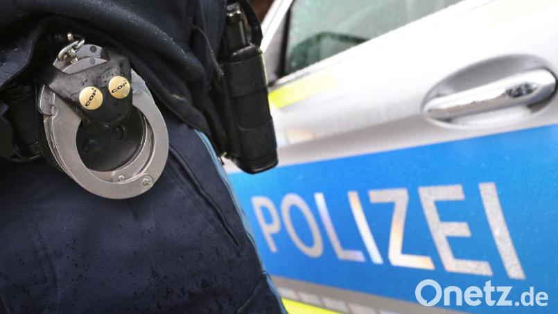 Die Polizei konnte die verfassungsfeindliche Schmiererei noch vor Ort entfernen. (Symbolbild) Bild: Karl-Josef Hildenbrand/dpa