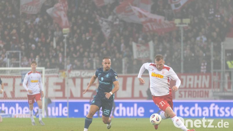 Eric Hottmann (rechts/Szene aus dem Spiel gegen 1860) traf auch in Aachen für den SSV Jahn. Bild: Sascha Janne