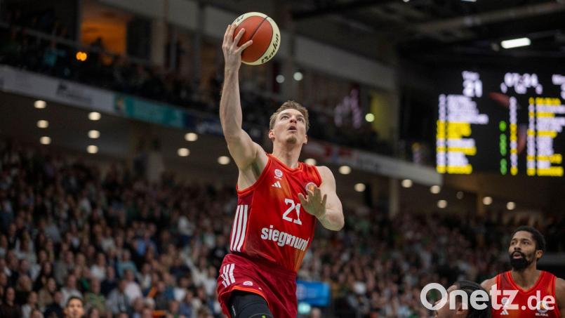 Justus Hollatz und der FC Bayern Basketball erlebten in Ulm ein ganz enges Spiel. (Archivfoto) Bild: Harald Tittel/dpa