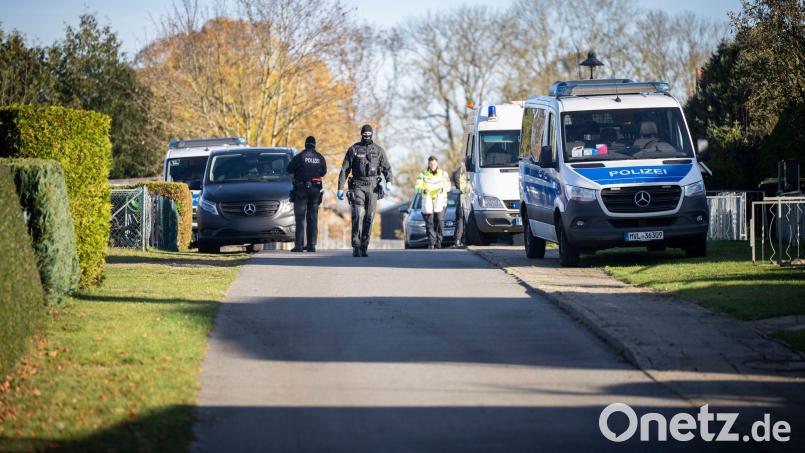 Im Fall Fabian lässt der Anwalt der seit Anfang November in U-Haft sitzenden Tatverdächtigen die Haftgründe prüfen. (Archivbild) Bild: Philip Dulian/dpa