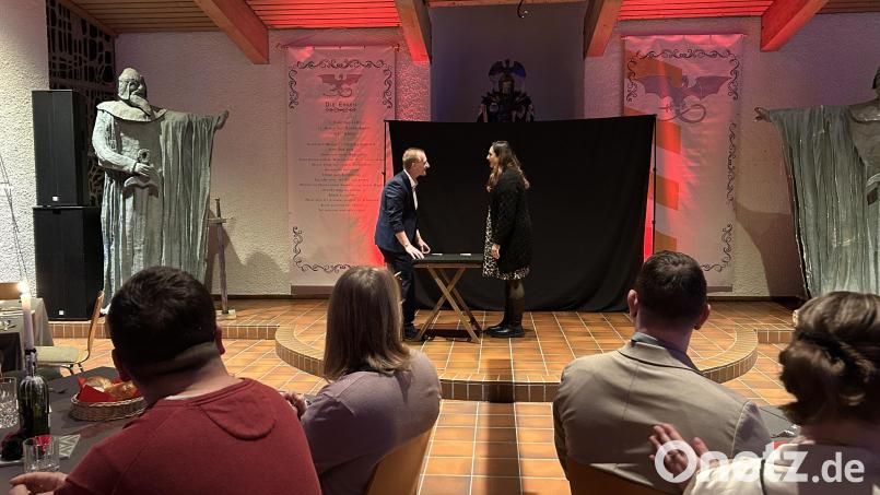 Die neue Zauber-Dinnershow „Illuma“ am BegegnungsCampus Immenreuth. Bild: Franziska Böll