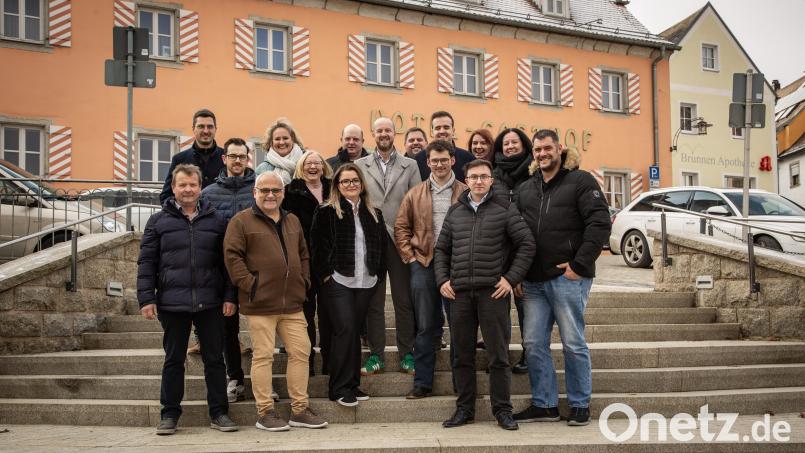 Die CSU Floß hat ihre Kandidaten für die Kommunalwahl 2026 nominiert. Bild: Daniela Kleber, Bildpunkte