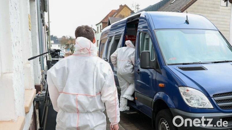 Die Spurensicherung der Polizei ist im Einsatz. Bild: Brandon Lee Posse/dpa