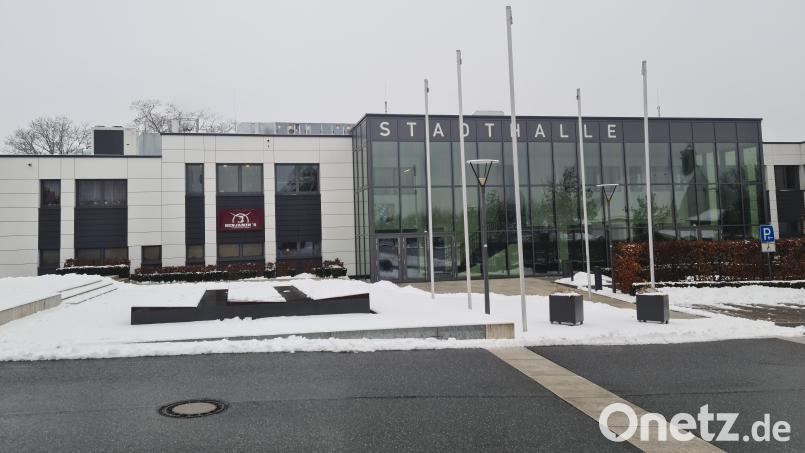 Die Stadthalle Grafenwöhr soll ein Notstromaggregat erhalten. Bild: sne