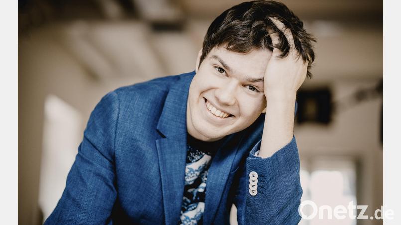 Pianist und Komponist Robert Neumann (Bild) führt mit Ulrike Hofmann und Ivo Ruf sein Werk &quot;Zwei Träume&quot; im Stadttheater Amberg zum ersten Mal auf. Bild: Marco Borggreve/exb