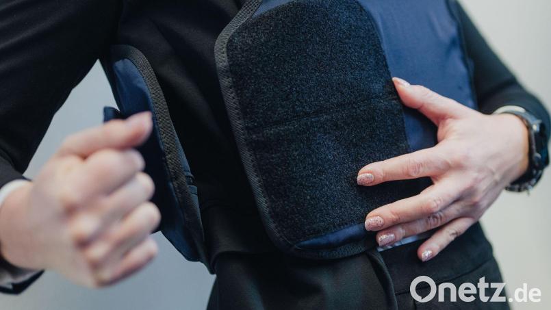 Der Bundesvorsitzende des DGVB fordert besseren Schutz für Mitarbeiter. (Archivbild) Bild: Marius Becker/dpa