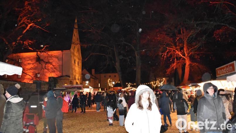 Am Nikolaustag, 6. Dezember lädt die Stadt Grafenwöhr von 14 bis 22 Uhr zum traditionellen Oberpfälzer Adventsmarkt in den Stadtpark und in den Innenhof des Kultur- und Militärmuseums ein. Archivbild: Renate Gradl