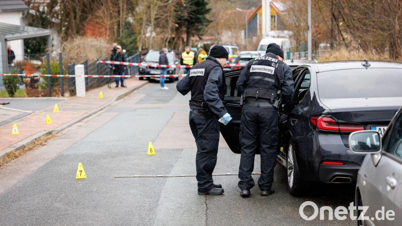 Der Angeklagte soll den Verdächtigen in einem Wohngebiet in Heilsbronn mit einem Messer in Hals und Oberkörper gestochen haben. Bild: Daniel Karmann/dpa