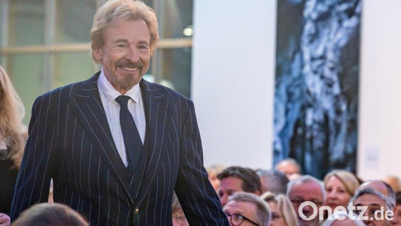 Moderator Thomas Gottschalk will sich nach einem Abschied aus dem TV-Geschäft für mindestens ein Jahr aus der Öffentlichkeit zurückziehen und reisen. (Archivbild) Bild: Armin Weigel/dpa