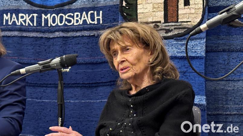 Die Zeitzeugin Charlotte Knobloch besuchte die Marktgemeinde Moosbach. Bild: Nils Ganzmann