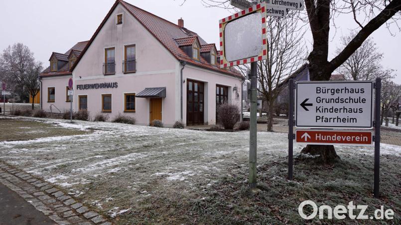 Der Bau eines neuen Feuerwehrhauses muss noch warten, um die Pro-Kopfverschuldung der Gemeinde Kulmain nicht zu erhöhen. Bild: bkr